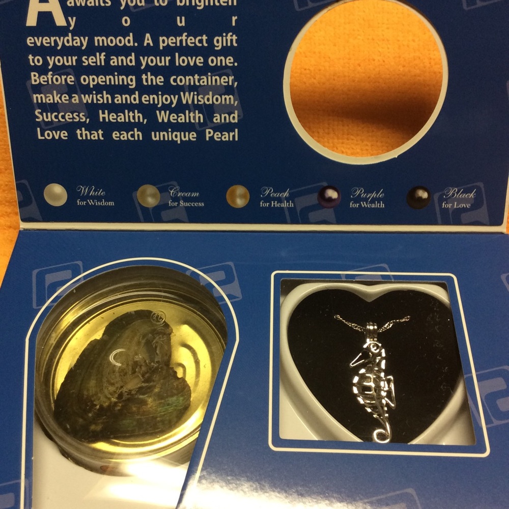 Seahorse necklace love pear